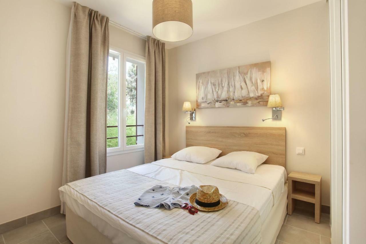 Residence Prestige Odalys Les Canissons Кавалере-сюр-Мер Екстериор снимка