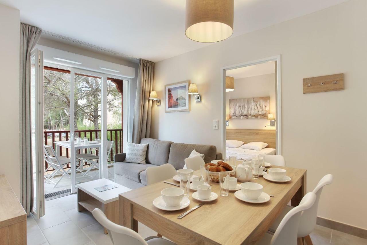 Residence Prestige Odalys Les Canissons Кавалере-сюр-Мер Екстериор снимка