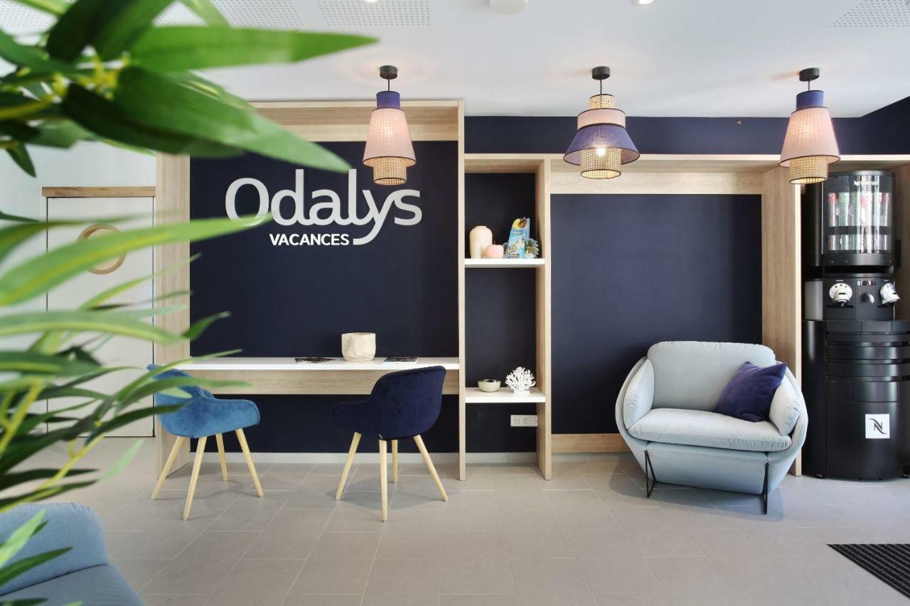 Residence Prestige Odalys Les Canissons Кавалере-сюр-Мер Екстериор снимка